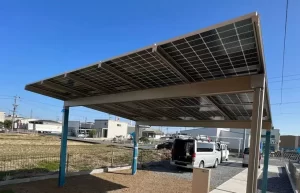 駐車場が太陽光発電設備に！実は発電効率がいいソーラーカーポート！