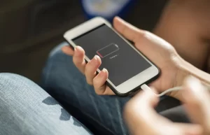 災害時のスマホ充電、何時間もつ？ ― 東海エリアの災害事例から考える ―